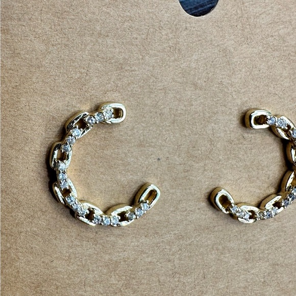 Elegant Gold Chain C shape Front Hoop Earrings - Picture 3 of 5